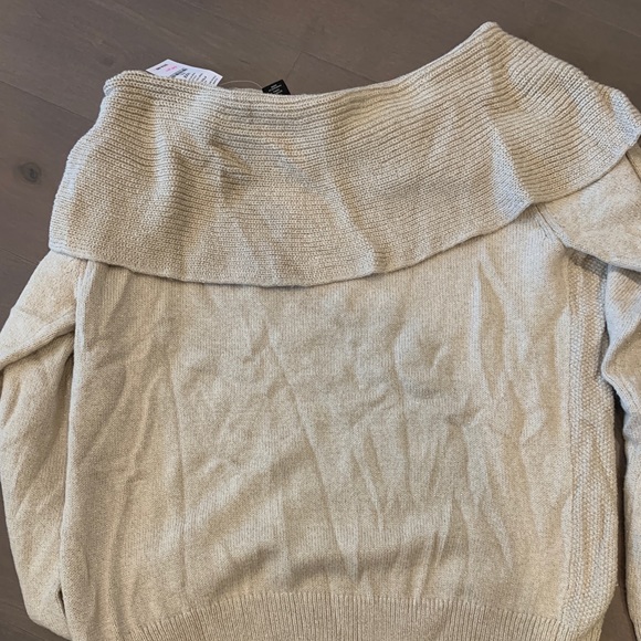 WHBM Sweater - Picture 4 of 4